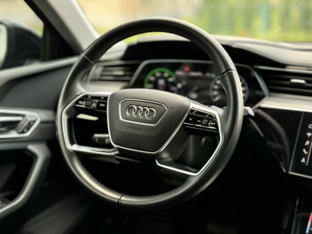 Черный Ауди 50, объемом двигателя 0 л и пробегом 41 тыс. км за 30000 $, фото 2 на Automoto.ua