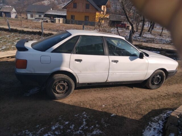 Белый Ауди 80, объемом двигателя 1.8 л и пробегом 90 тыс. км за 950 $, фото 1 на Automoto.ua