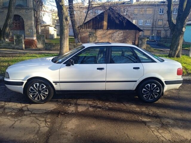 Белый Ауди 80, объемом двигателя 0 л и пробегом 380 тыс. км за 1500 $, фото 1 на Automoto.ua