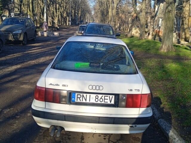 Белый Ауди 80, объемом двигателя 0 л и пробегом 380 тыс. км за 1500 $, фото 3 на Automoto.ua