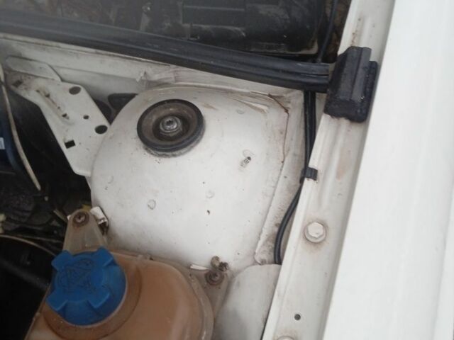 Білий Ауді 80, об'ємом двигуна 2 л та пробігом 300 тис. км за 2580 $, фото 1 на Automoto.ua