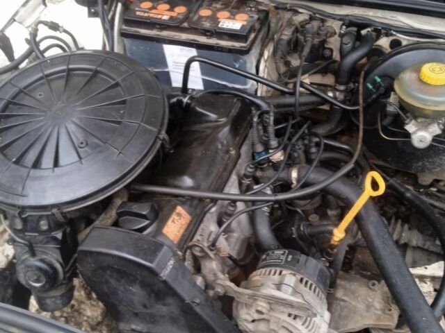 Білий Ауді 80, об'ємом двигуна 2 л та пробігом 300 тис. км за 2580 $, фото 3 на Automoto.ua