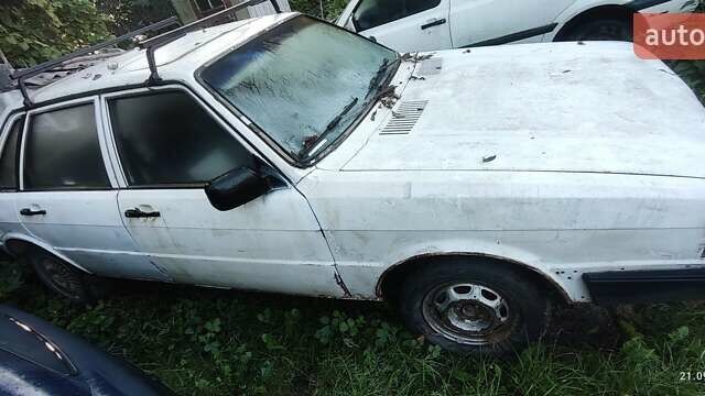 Белый Ауди 80, объемом двигателя 1.6 л и пробегом 259 тыс. км за 600 $, фото 3 на Automoto.ua