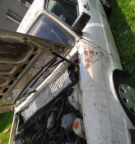 Белый Ауди 80, объемом двигателя 1.8 л и пробегом 259 тыс. км за 800 $, фото 2 на Automoto.ua