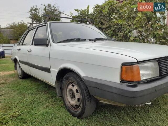 Белый Ауди 80, объемом двигателя 1.6 л и пробегом 524 тыс. км за 1100 $, фото 3 на Automoto.ua