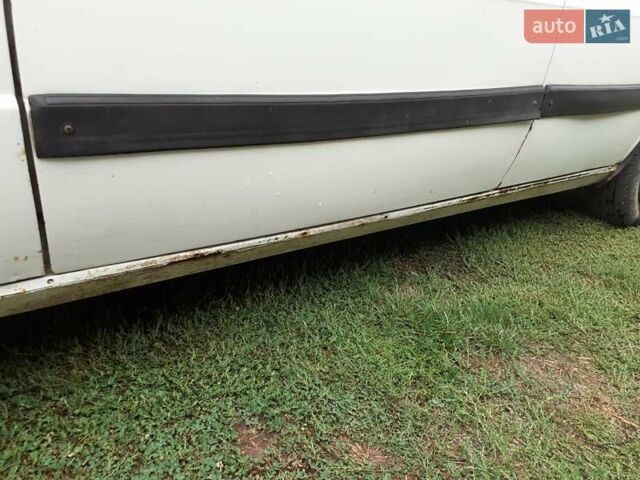 Белый Ауди 80, объемом двигателя 1.6 л и пробегом 524 тыс. км за 1100 $, фото 7 на Automoto.ua