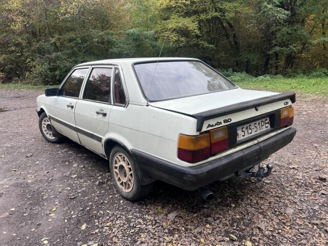 Белый Ауди 80, объемом двигателя 1.6 л и пробегом 360 тыс. км за 700 $, фото 1 на Automoto.ua