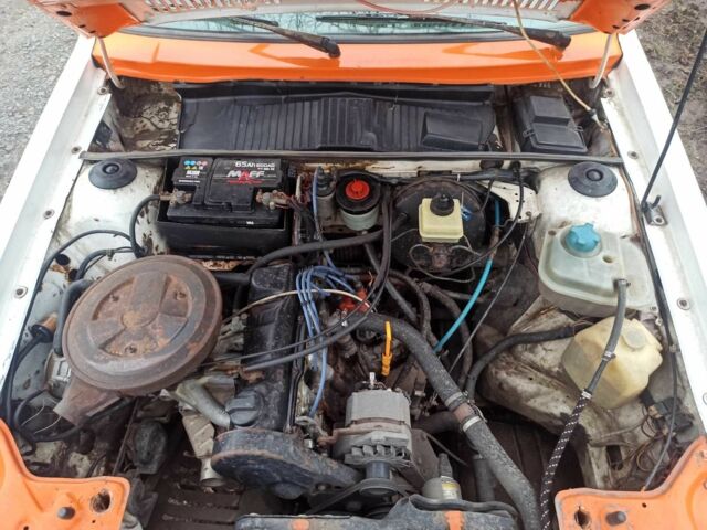 Белый Ауди 80, объемом двигателя 1.8 л и пробегом 320 тыс. км за 850 $, фото 13 на Automoto.ua