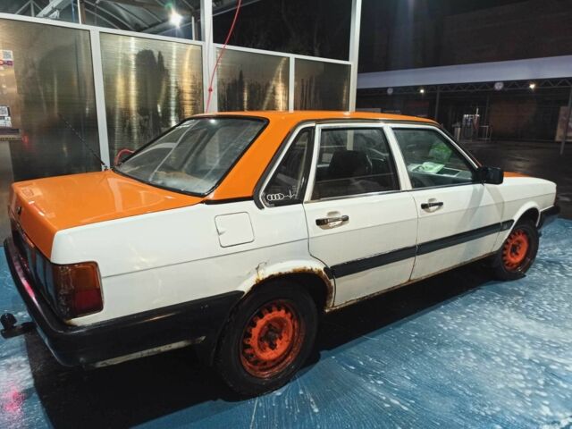 Белый Ауди 80, объемом двигателя 1.8 л и пробегом 320 тыс. км за 850 $, фото 5 на Automoto.ua