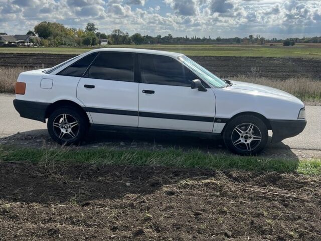 Белый Ауди 80, объемом двигателя 1.8 л и пробегом 186 тыс. км за 2650 $, фото 3 на Automoto.ua