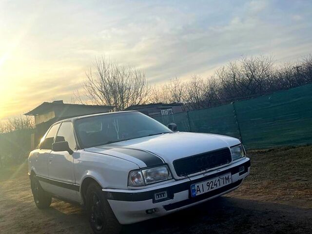 Белый Ауди 80, объемом двигателя 1.8 л и пробегом 350 тыс. км за 1500 $, фото 1 на Automoto.ua