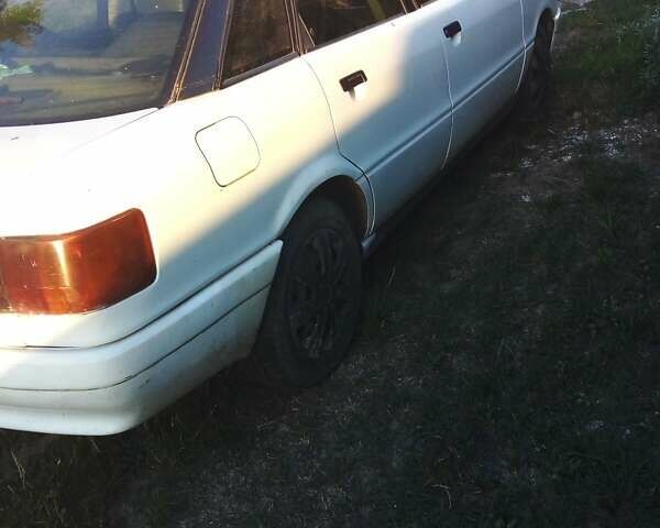 Белый Ауди 80, объемом двигателя 1.8 л и пробегом 150 тыс. км за 1300 $, фото 5 на Automoto.ua