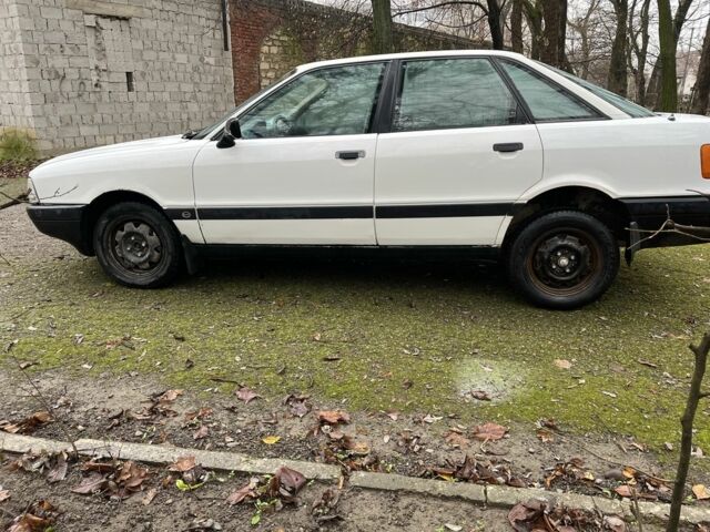 Белый Ауди 80, объемом двигателя 1.6 л и пробегом 300 тыс. км за 1100 $, фото 6 на Automoto.ua
