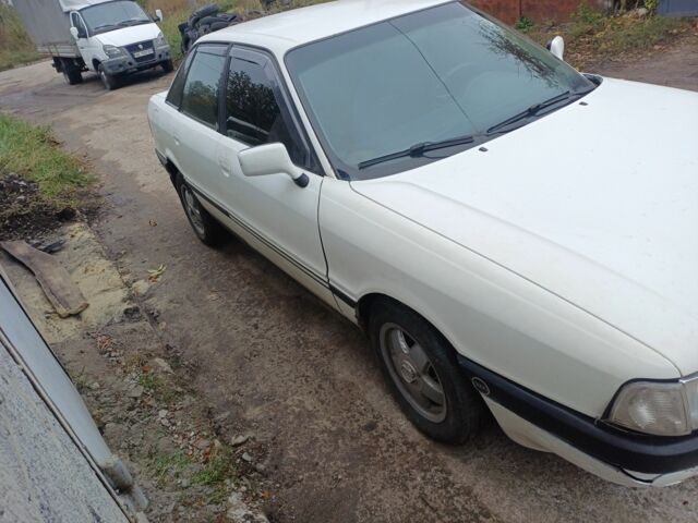 Білий Ауді 80, об'ємом двигуна 1.8 л та пробігом 300 тис. км за 1000 $, фото 2 на Automoto.ua