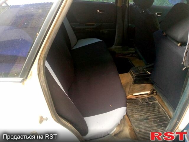 Белый Ауди 80, объемом двигателя 1.8 л и пробегом 0 тыс. км за 1350 $, фото 2 на Automoto.ua