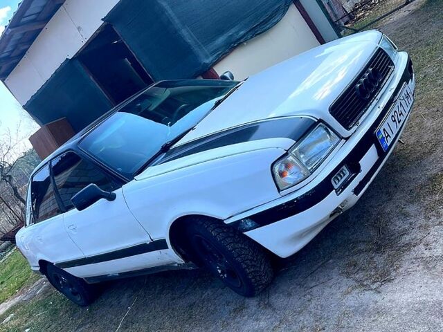 Белый Ауди 80, объемом двигателя 1.8 л и пробегом 350 тыс. км за 1500 $, фото 3 на Automoto.ua