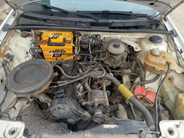 Білий Ауді 80, об'ємом двигуна 1.8 л та пробігом 300 тис. км за 1000 $, фото 7 на Automoto.ua