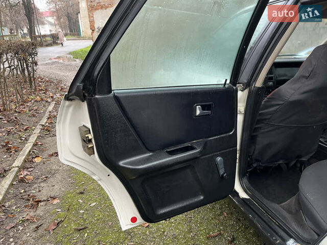 Белый Ауди 80, объемом двигателя 1.6 л и пробегом 300 тыс. км за 1100 $, фото 14 на Automoto.ua