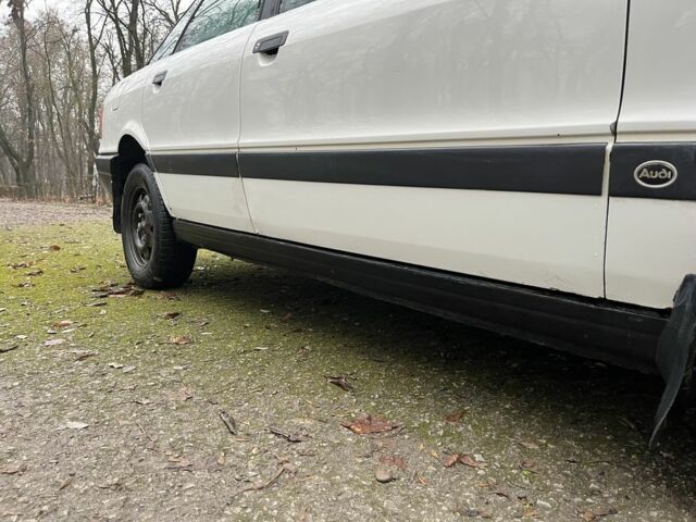 Белый Ауди 80, объемом двигателя 1.6 л и пробегом 300 тыс. км за 1100 $, фото 15 на Automoto.ua