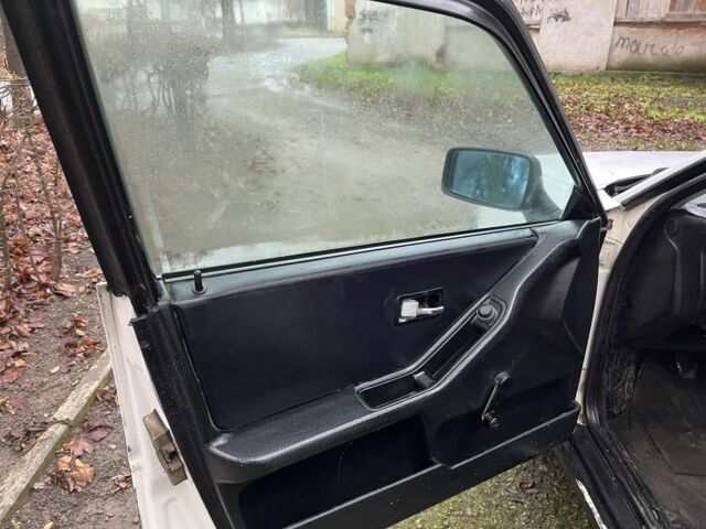 Белый Ауди 80, объемом двигателя 1.6 л и пробегом 300 тыс. км за 1100 $, фото 9 на Automoto.ua