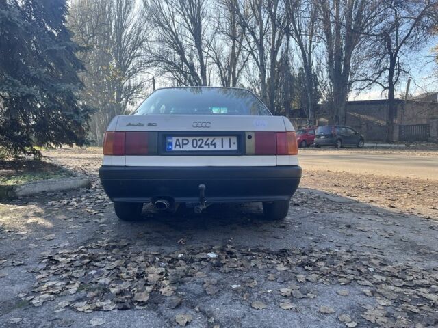 Белый Ауди 80, объемом двигателя 1.8 л и пробегом 325 тыс. км за 1400 $, фото 4 на Automoto.ua