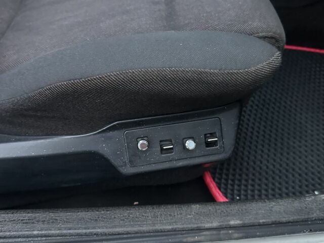 Белый Ауди 80, объемом двигателя 1.8 л и пробегом 270 тыс. км за 3000 $, фото 10 на Automoto.ua