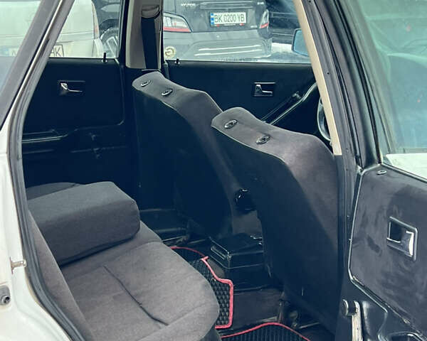 Белый Ауди 80, объемом двигателя 1.8 л и пробегом 389 тыс. км за 1350 $, фото 15 на Automoto.ua