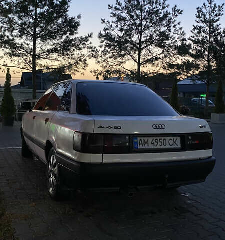Білий Ауді 80, об'ємом двигуна 1.8 л та пробігом 300 тис. км за 1750 $, фото 7 на Automoto.ua