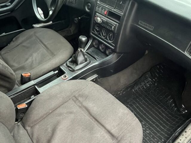 Белый Ауди 80, объемом двигателя 1.8 л и пробегом 400 тыс. км за 1099 $, фото 8 на Automoto.ua