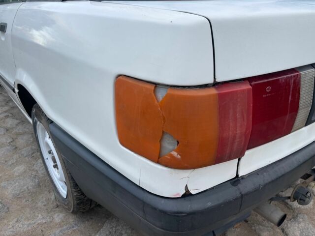 Белый Ауди 80, объемом двигателя 1.8 л и пробегом 600 тыс. км за 1050 $, фото 12 на Automoto.ua