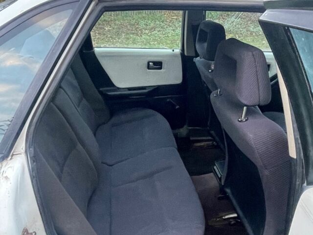 Белый Ауди 80, объемом двигателя 1.8 л и пробегом 600 тыс. км за 1050 $, фото 7 на Automoto.ua