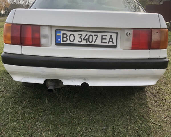 Белый Ауди 80, объемом двигателя 1.8 л и пробегом 380 тыс. км за 1666 $, фото 2 на Automoto.ua