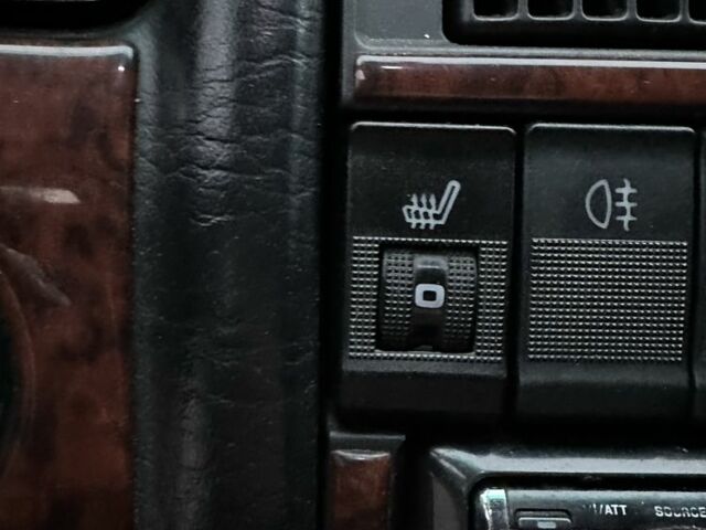 Белый Ауди 80, объемом двигателя 1.8 л и пробегом 270 тыс. км за 3000 $, фото 8 на Automoto.ua