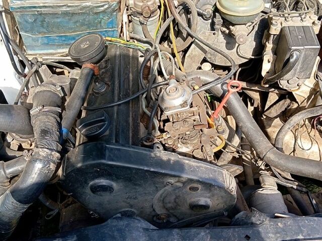 Белый Ауди 80, объемом двигателя 1.6 л и пробегом 343 тыс. км за 2900 $, фото 1 на Automoto.ua