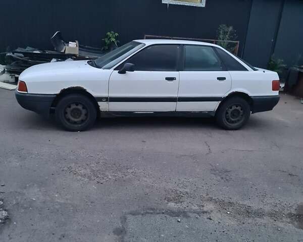 Белый Ауди 80, объемом двигателя 1.8 л и пробегом 77 тыс. км за 1250 $, фото 4 на Automoto.ua