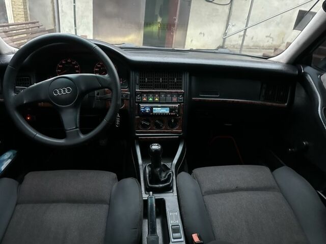 Белый Ауди 80, объемом двигателя 1.8 л и пробегом 270 тыс. км за 3000 $, фото 4 на Automoto.ua