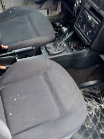 Белый Ауди 80, объемом двигателя 1.78 л и пробегом 300 тыс. км за 600 $, фото 6 на Automoto.ua