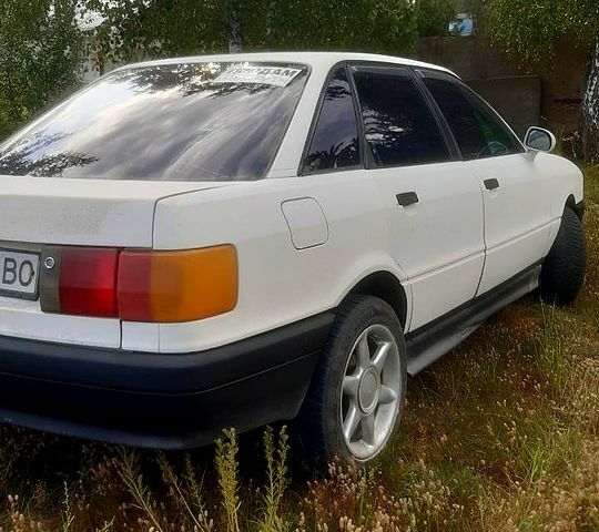 Белый Ауди 80, объемом двигателя 1.8 л и пробегом 0 тыс. км за 1440 $, фото 5 на Automoto.ua