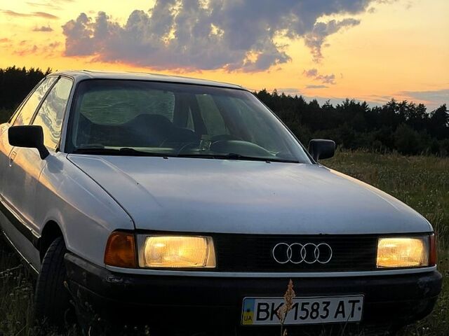 Белый Ауди 80, объемом двигателя 1.8 л и пробегом 370 тыс. км за 1100 $, фото 8 на Automoto.ua
