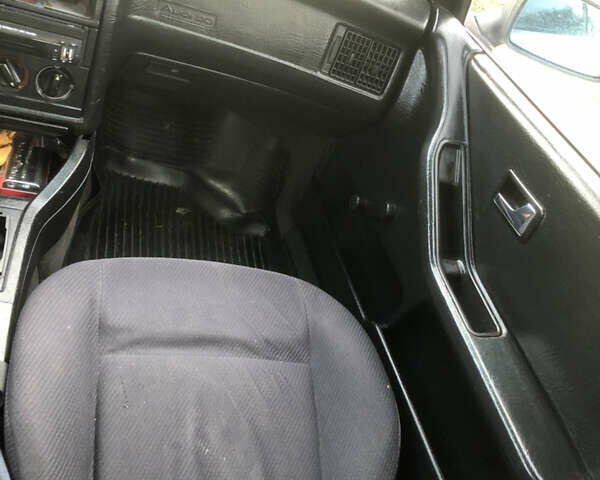 Белый Ауди 80, объемом двигателя 1.8 л и пробегом 380 тыс. км за 1666 $, фото 6 на Automoto.ua