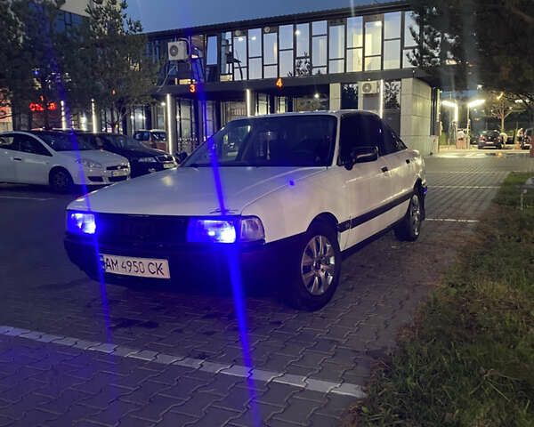 Білий Ауді 80, об'ємом двигуна 1.8 л та пробігом 300 тис. км за 1750 $, фото 1 на Automoto.ua