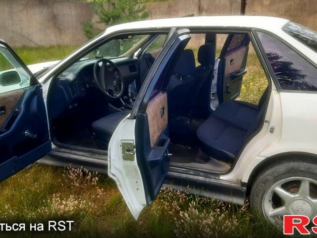 Белый Ауди 80, объемом двигателя 1.8 л и пробегом 0 тыс. км за 1440 $, фото 4 на Automoto.ua