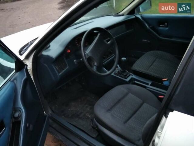 Белый Ауди 80, объемом двигателя 1.78 л и пробегом 200 тыс. км за 1159 $, фото 6 на Automoto.ua