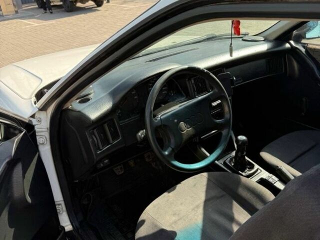 Білий Ауді 80, об'ємом двигуна 1.8 л та пробігом 431 тис. км за 1750 $, фото 5 на Automoto.ua