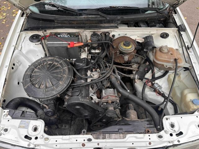 Белый Ауди 80, объемом двигателя 1.8 л и пробегом 200 тыс. км за 1400 $, фото 11 на Automoto.ua