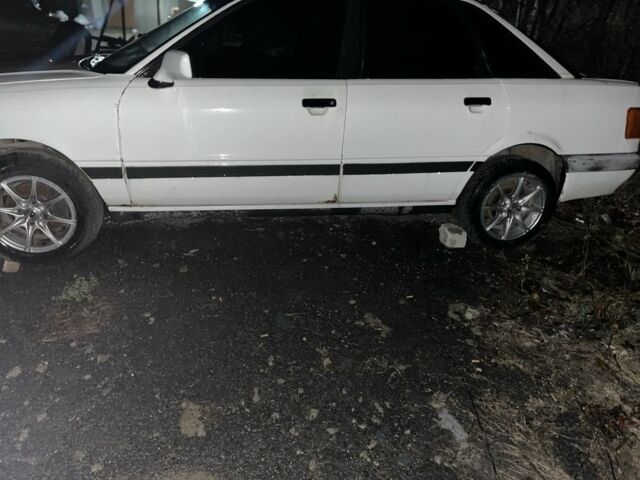 Белый Ауди 80, объемом двигателя 1.8 л и пробегом 3 тыс. км за 1250 $, фото 3 на Automoto.ua
