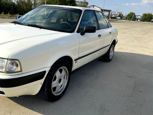 Белый Ауди 80, объемом двигателя 2 л и пробегом 11 тыс. км за 2700 $, фото 1 на Automoto.ua