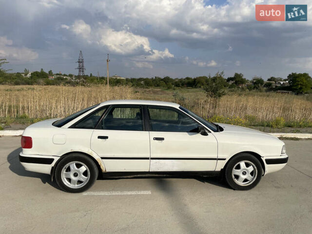 Белый Ауди 80, объемом двигателя 2 л и пробегом 111 тыс. км за 2700 $, фото 2 на Automoto.ua