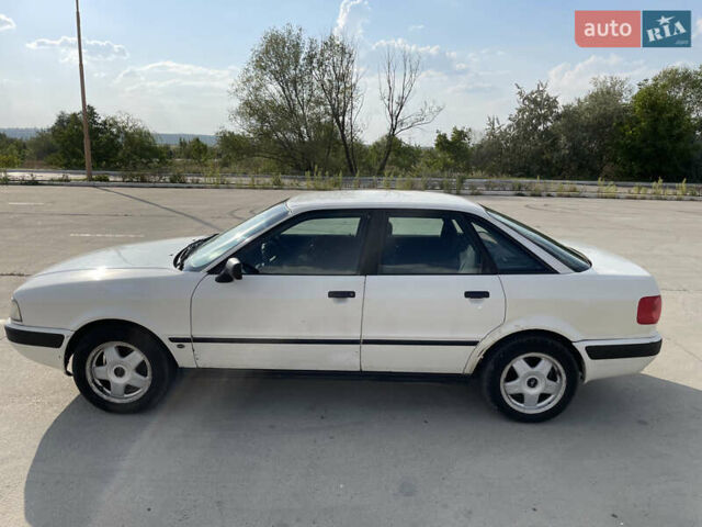 Белый Ауди 80, объемом двигателя 2 л и пробегом 111 тыс. км за 2700 $, фото 3 на Automoto.ua