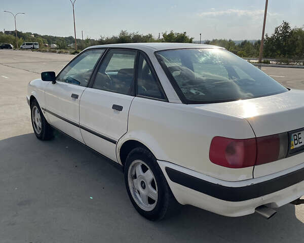 Белый Ауди 80, объемом двигателя 2 л и пробегом 111 тыс. км за 2700 $, фото 7 на Automoto.ua